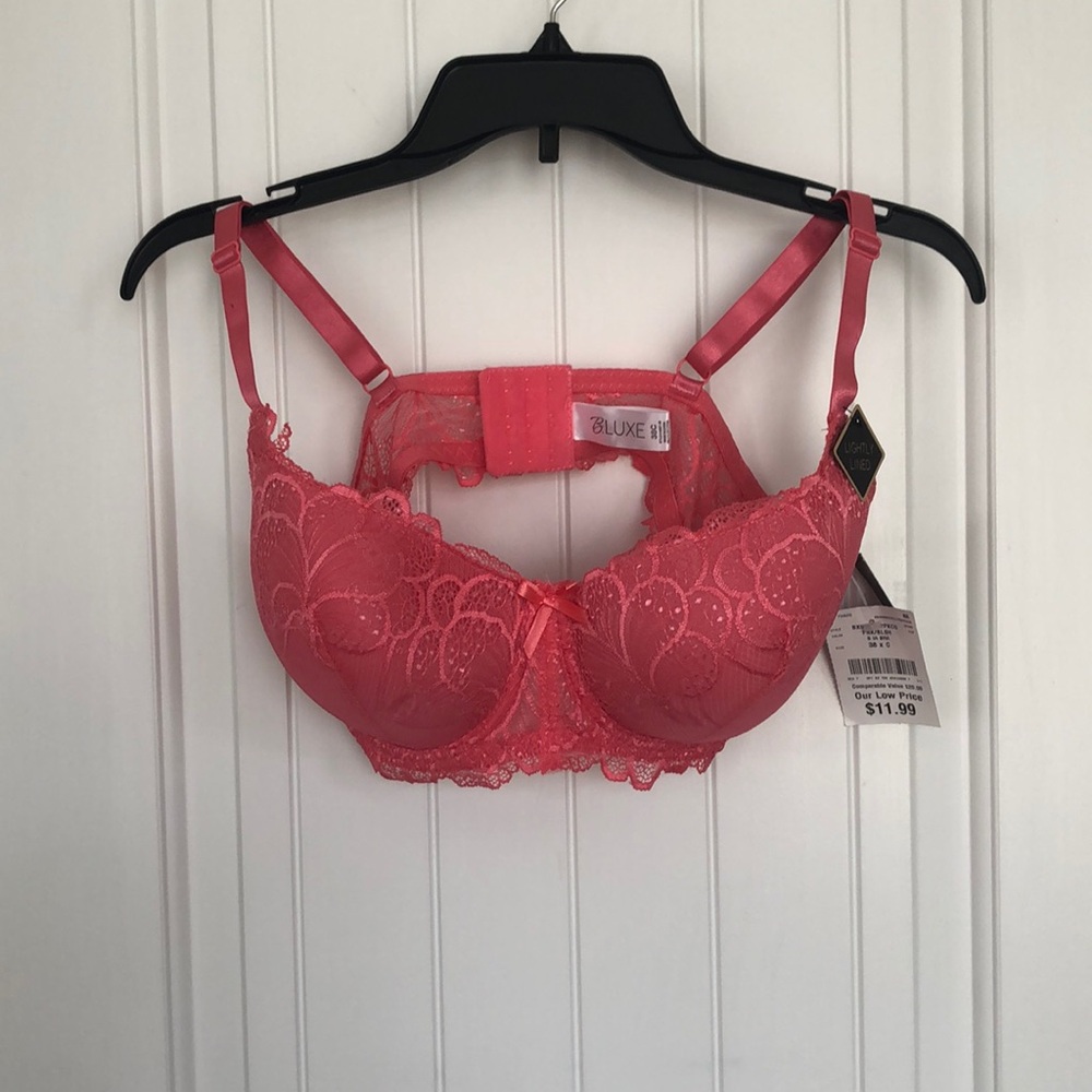 NWT Lacey stylish Bluxe size 38 c pink blush bra